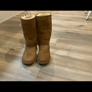 Ugg Boots Classic II Tall Chestnut size 4